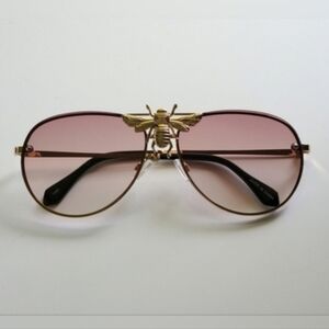 Aviator Sunglasses ~ Bee Fashion. Gradient Lenses
